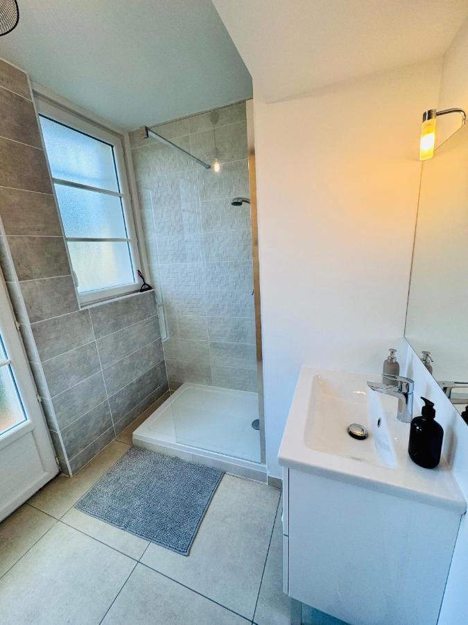 Chaleureux T2 Proche Gare Apartment Bourgoin-Jallieu Bagian luar foto